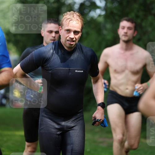 15.06.2025 - 7 Türme Triathlon Michael Strokosch http://msf.ph/oto/7970208 15.06.2025 12:57:37 Schwimmen 196, 709, 793, 837, 857, 913, 926, 942, 944, 971, 986, 989, 1004, 1010, 1047, 1055, 1101, 1114, 1117, 1121, 1142, 1157 meine-sportfotos.de