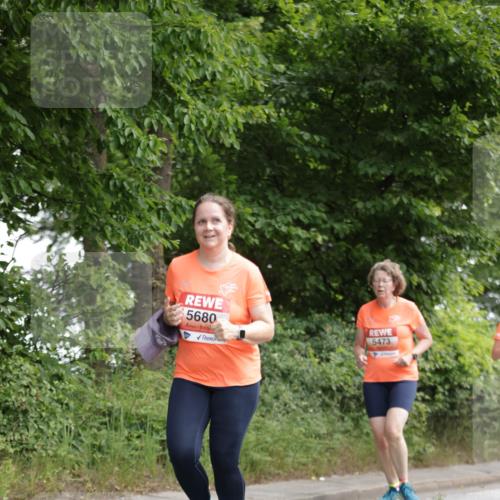 15.06.2025 - REWE Women's Run Jannik Wohlers http://msf.ph/oto/7970222 15.06.2025 10:05:18 Laufen 5680, 5473 meine-sportfotos.de