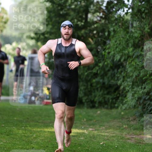 15.06.2025 - 7 Türme Triathlon Michael Strokosch http://msf.ph/oto/7970229 15.06.2025 12:57:39 Schwimmen 196, 709, 793, 837, 857, 926, 942, 944, 971, 986, 989, 1004, 1010, 1047, 1055, 1101, 1117, 1121, 1142, 1157 meine-sportfotos.de