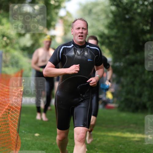 15.06.2025 - 7 Türme Triathlon Michael Strokosch http://msf.ph/oto/7970282 15.06.2025 12:57:46 Schwimmen 196, 775, 793, 837, 857, 926, 942, 944, 971, 986, 989, 1004, 1010, 1047, 1054, 1055, 1101, 1117, 1121, 1142, 1157 meine-sportfotos.de