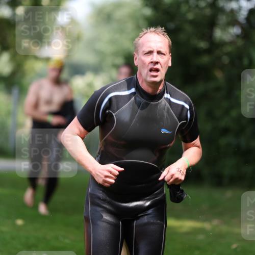 15.06.2025 - 7 Türme Triathlon Michael Strokosch http://msf.ph/oto/7970297 15.06.2025 12:57:47 Schwimmen 196, 775, 793, 837, 926, 942, 944, 971, 986, 989, 1004, 1010, 1047, 1054, 1101, 1117, 1121, 1157, 1193 meine-sportfotos.de