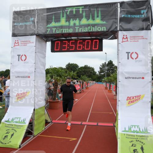 15.06.2025 - 7 Türme Triathlon Michael Strokosch http://msf.ph/oto/7970412 15.06.2025 13:56:00 Ziel 760, 1064, 1070, 1175 meine-sportfotos.de