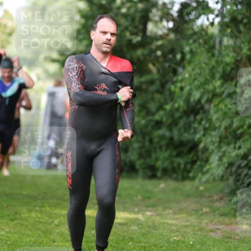 15.06.2025 - 7 Türme Triathlon Michael Strokosch http://msf.ph/oto/7970413 15.06.2025 12:57:58 Schwimmen 196, 704, 775, 837, 853, 926, 942, 956, 971, 974, 989, 1004, 1010, 1052, 1054, 1069, 1101, 1127, 1141, 1157, 1162, 1186, 1193 meine-sportfotos.de