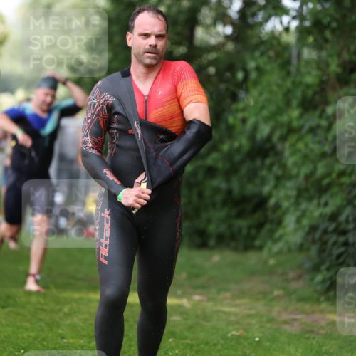 15.06.2025 - 7 Türme Triathlon Michael Strokosch http://msf.ph/oto/7970418 15.06.2025 12:57:58 Schwimmen 196, 704, 775, 837, 853, 926, 942, 956, 971, 974, 989, 1004, 1010, 1052, 1054, 1069, 1101, 1127, 1141, 1157, 1162, 1186, 1193 meine-sportfotos.de