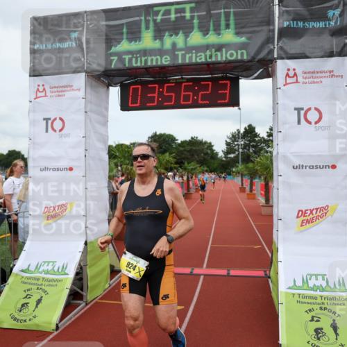 15.06.2025 - 7 Türme Triathlon Michael Strokosch http://msf.ph/oto/7970456 15.06.2025 13:56:22 Ziel 904, 924 meine-sportfotos.de