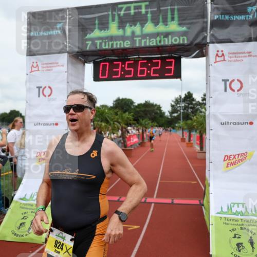 15.06.2025 - 7 Türme Triathlon Michael Strokosch http://msf.ph/oto/7970462 15.06.2025 13:56:23 Ziel 904, 924 meine-sportfotos.de