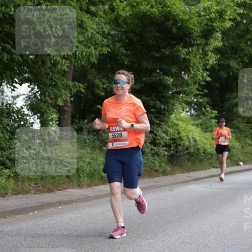15.06.2025 - REWE Women's Run Jannik Wohlers http://msf.ph/oto/7970510 15.06.2025 10:05:34 Laufen 5528, 5281, 5329 meine-sportfotos.de