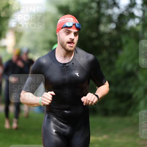 15.06.2025 - 7 Türme Triathlon Michael Strokosch http://msf.ph/oto/7970518 15.06.2025 12:58:09 Schwimmen 192, 704, 717, 773, 775, 795, 798, 853, 956, 974, 1052, 1054, 1069, 1085, 1106, 1127, 1141, 1162, 1186, 1193 meine-sportfotos.de