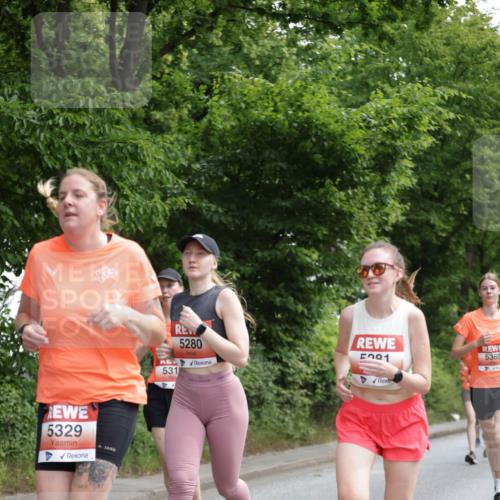 15.06.2025 - REWE Women's Run Jannik Wohlers http://msf.ph/oto/7970547 15.06.2025 10:05:39 Laufen 5329, 5280, 5201, 5365, 531 meine-sportfotos.de