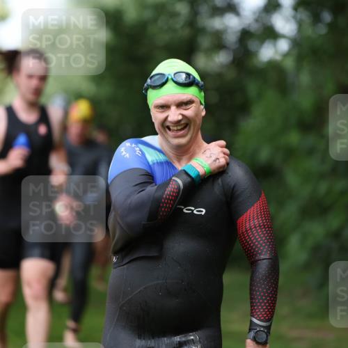 15.06.2025 - 7 Türme Triathlon Michael Strokosch http://msf.ph/oto/7970548 15.06.2025 12:58:11 Schwimmen 192, 704, 717, 773, 775, 795, 798, 815, 853, 938, 956, 974, 1052, 1059, 1069, 1085, 1106, 1127, 1141, 1162, 1186, 1193 meine-sportfotos.de