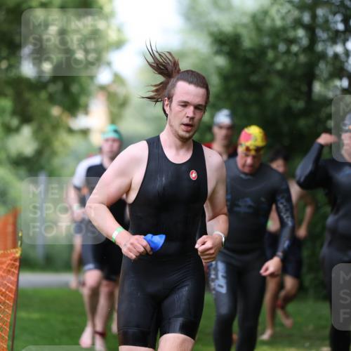 15.06.2025 - 7 Türme Triathlon Michael Strokosch http://msf.ph/oto/7970554 15.06.2025 12:58:12 Schwimmen 192, 704, 717, 773, 775, 795, 798, 815, 853, 938, 956, 974, 1044, 1052, 1059, 1069, 1085, 1106, 1127, 1141, 1162, 1186, 1193 meine-sportfotos.de