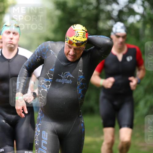 15.06.2025 - 7 Türme Triathlon Michael Strokosch http://msf.ph/oto/7970579 15.06.2025 12:58:15 Schwimmen 192, 704, 717, 773, 775, 794, 795, 798, 815, 853, 935, 938, 956, 974, 1044, 1052, 1059, 1069, 1085, 1106, 1127, 1141, 1143, 1162, 1186, 1187, 1193 meine-sportfotos.de