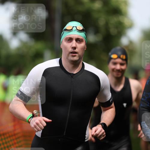 15.06.2025 - 7 Türme Triathlon Michael Strokosch http://msf.ph/oto/7970591 15.06.2025 12:58:16 Schwimmen 192, 704, 717, 773, 794, 795, 798, 807, 815, 853, 935, 938, 956, 974, 1044, 1052, 1059, 1069, 1085, 1102, 1106, 1127, 1141, 1143, 1162, 1186, 1187, 1193 meine-sportfotos.de