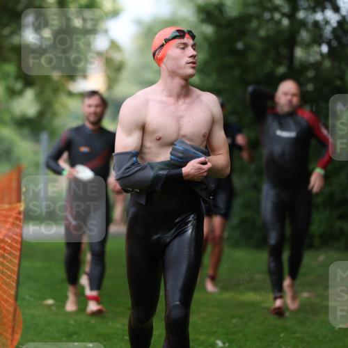 15.06.2025 - 7 Türme Triathlon Michael Strokosch http://msf.ph/oto/7970638 15.06.2025 12:58:22 Schwimmen 192, 717, 739, 773, 794, 795, 798, 807, 815, 832, 853, 899, 935, 938, 956, 974, 1007, 1044, 1052, 1059, 1085, 1102, 1106, 1127, 1141, 1143, 1146, 1162, 1180, 1187 meine-sportfotos.de