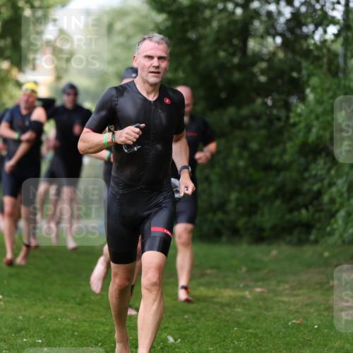 15.06.2025 - 7 Türme Triathlon Michael Strokosch http://msf.ph/oto/7970718 15.06.2025 12:58:29 Schwimmen 192, 717, 739, 773, 794, 795, 798, 807, 815, 832, 899, 935, 938, 1007, 1044, 1059, 1085, 1102, 1106, 1143, 1146, 1180, 1187 meine-sportfotos.de