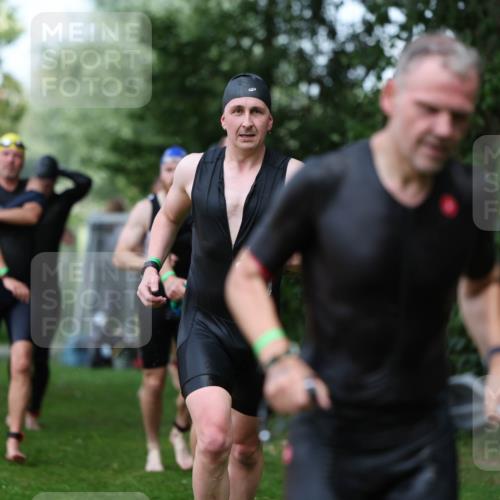 15.06.2025 - 7 Türme Triathlon Michael Strokosch http://msf.ph/oto/7970739 15.06.2025 12:58:31 Schwimmen 192, 739, 773, 794, 795, 807, 815, 832, 899, 935, 938, 1007, 1044, 1059, 1085, 1102, 1106, 1143, 1146, 1180, 1187 meine-sportfotos.de