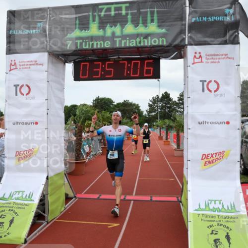 15.06.2025 - 7 Türme Triathlon Michael Strokosch http://msf.ph/oto/7970740 15.06.2025 13:57:06 Ziel 505, 950, 1052 meine-sportfotos.de