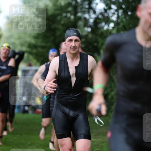 15.06.2025 - 7 Türme Triathlon Michael Strokosch http://msf.ph/oto/7970741 15.06.2025 12:58:31 Schwimmen 192, 739, 773, 794, 795, 807, 815, 832, 899, 935, 938, 1007, 1044, 1059, 1085, 1102, 1106, 1143, 1146, 1180, 1187 meine-sportfotos.de