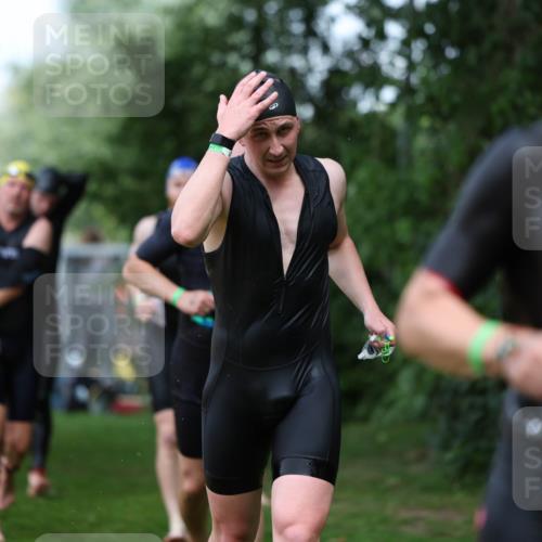 15.06.2025 - 7 Türme Triathlon Michael Strokosch http://msf.ph/oto/7970745 15.06.2025 12:58:31 Schwimmen 192, 739, 773, 794, 795, 807, 815, 832, 899, 935, 938, 1007, 1044, 1059, 1085, 1102, 1106, 1143, 1146, 1180, 1187 meine-sportfotos.de