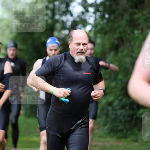 15.06.2025 - 7 Türme Triathlon Michael Strokosch http://msf.ph/oto/7970760 15.06.2025 12:58:33 Schwimmen 192, 739, 794, 795, 807, 815, 832, 884, 899, 935, 938, 1005, 1007, 1044, 1057, 1059, 1085, 1102, 1143, 1146, 1168, 1180, 1187 meine-sportfotos.de