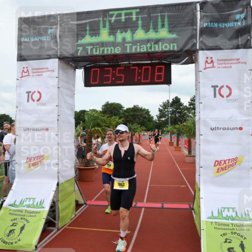 15.06.2025 - 7 Türme Triathlon Michael Strokosch http://msf.ph/oto/7970773 15.06.2025 13:57:08 Ziel 505, 950, 1052, 1069 meine-sportfotos.de