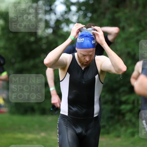 15.06.2025 - 7 Türme Triathlon Michael Strokosch http://msf.ph/oto/7970776 15.06.2025 12:58:34 Schwimmen 192, 739, 794, 795, 807, 815, 832, 884, 899, 935, 938, 1005, 1007, 1044, 1057, 1059, 1085, 1102, 1139, 1143, 1146, 1168, 1180, 1187 meine-sportfotos.de
