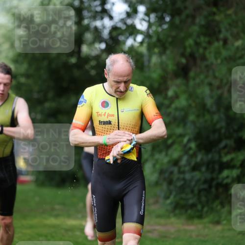 15.06.2025 - 7 Türme Triathlon Michael Strokosch http://msf.ph/oto/7970814 15.06.2025 12:58:38 Schwimmen 739, 794, 795, 807, 815, 826, 832, 884, 899, 935, 938, 953, 1005, 1007, 1044, 1057, 1059, 1102, 1134, 1139, 1143, 1146, 1168, 1180, 1187 meine-sportfotos.de
