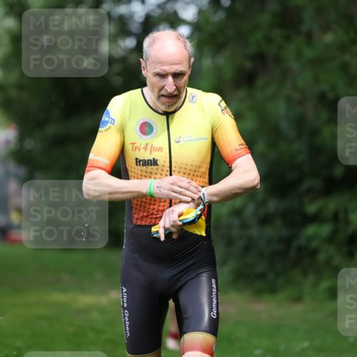 15.06.2025 - 7 Türme Triathlon Michael Strokosch http://msf.ph/oto/7970820 15.06.2025 12:58:39 Schwimmen 739, 794, 807, 815, 826, 832, 884, 899, 935, 938, 953, 1005, 1007, 1044, 1057, 1059, 1102, 1134, 1139, 1143, 1146, 1168, 1180, 1187 meine-sportfotos.de