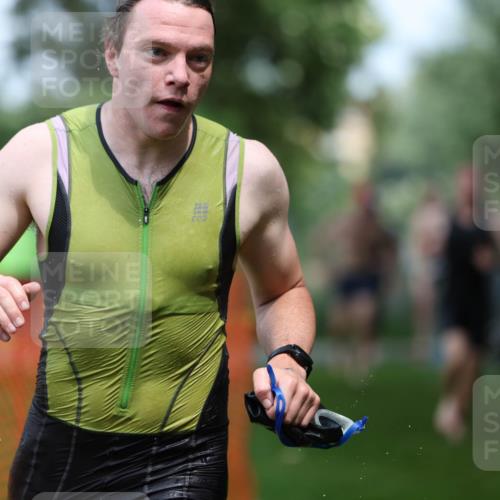 15.06.2025 - 7 Türme Triathlon Michael Strokosch http://msf.ph/oto/7970831 15.06.2025 12:58:40 Schwimmen 739, 794, 807, 815, 826, 832, 884, 899, 935, 938, 953, 1005, 1007, 1044, 1057, 1059, 1102, 1134, 1139, 1143, 1146, 1168, 1180, 1187 meine-sportfotos.de