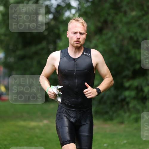 15.06.2025 - 7 Türme Triathlon Michael Strokosch http://msf.ph/oto/7970853 15.06.2025 12:58:42 Schwimmen 739, 794, 807, 826, 832, 884, 899, 935, 953, 1005, 1007, 1044, 1057, 1102, 1134, 1139, 1143, 1146, 1168, 1180, 1187 meine-sportfotos.de