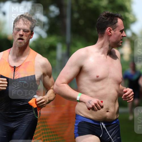 15.06.2025 - 7 Türme Triathlon Michael Strokosch http://msf.ph/oto/7970970 15.06.2025 12:58:54 Schwimmen 194, 826, 845, 860, 884, 953, 1005, 1057, 1066, 1134, 1139, 1154, 1168 meine-sportfotos.de