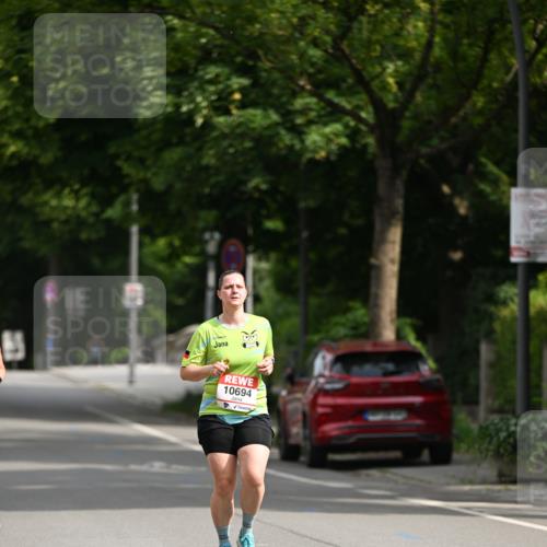 15.06.2025 - REWE Women's Run Dr. Thomas Lammeyer http://msf.ph/oto/7970984 15.06.2025 10:00:11 Laufen 10694 meine-sportfotos.de