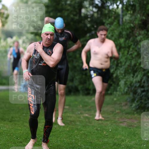 15.06.2025 - 7 Türme Triathlon Michael Strokosch http://msf.ph/oto/7971009 15.06.2025 12:59:03 Schwimmen 194, 754, 816, 826, 845, 860, 953, 1057, 1063, 1066, 1134, 1139, 1154, 1168 meine-sportfotos.de