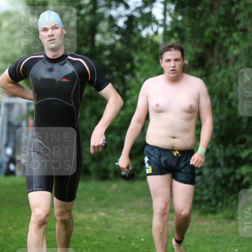 15.06.2025 - 7 Türme Triathlon Michael Strokosch http://msf.ph/oto/7971040 15.06.2025 12:59:06 Schwimmen 194, 754, 816, 826, 845, 860, 953, 1063, 1066, 1097, 1134, 1154 meine-sportfotos.de