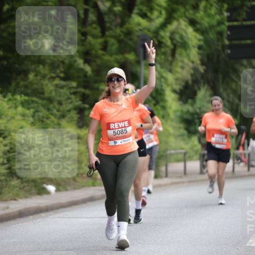 15.06.2025 - REWE Women's Run Jannik Wohlers http://msf.ph/oto/7971042 15.06.2025 10:06:14 Laufen 5085, 6679 meine-sportfotos.de