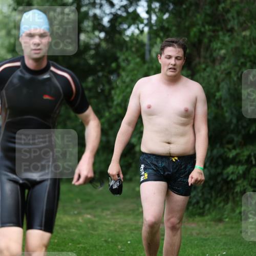 15.06.2025 - 7 Türme Triathlon Michael Strokosch http://msf.ph/oto/7971050 15.06.2025 12:59:07 Schwimmen 194, 750, 754, 816, 826, 845, 860, 1063, 1066, 1097, 1134, 1154 meine-sportfotos.de