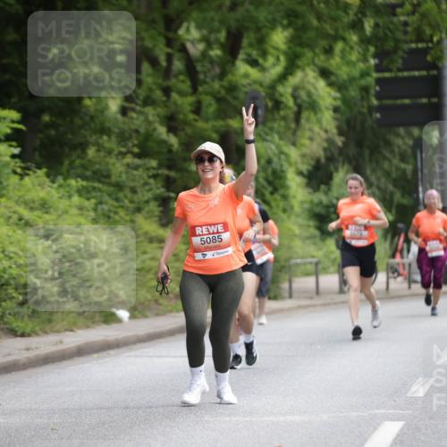 15.06.2025 - REWE Women's Run Jannik Wohlers http://msf.ph/oto/7971053 15.06.2025 10:06:14 Laufen 5085, 6679 meine-sportfotos.de