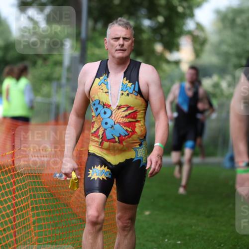 15.06.2025 - 7 Türme Triathlon Michael Strokosch http://msf.ph/oto/7971055 15.06.2025 12:59:08 Schwimmen 194, 750, 754, 816, 826, 845, 860, 1063, 1066, 1097, 1134, 1154 meine-sportfotos.de
