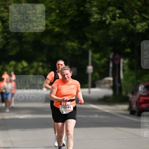 15.06.2025 - REWE Women's Run Dr. Thomas Lammeyer http://msf.ph/oto/7971064 15.06.2025 10:00:15 Laufen 10541 meine-sportfotos.de