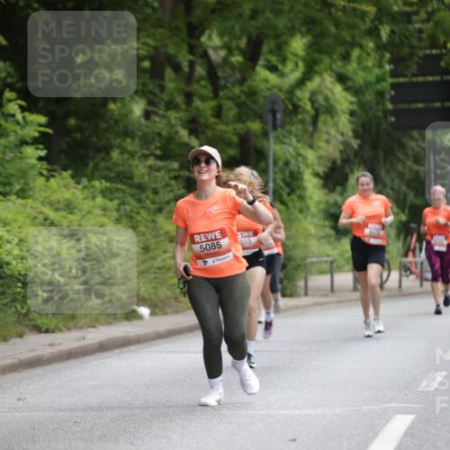 15.06.2025 - REWE Women's Run Jannik Wohlers http://msf.ph/oto/7971068 15.06.2025 10:06:14 Laufen 5085, 55, 5679 meine-sportfotos.de