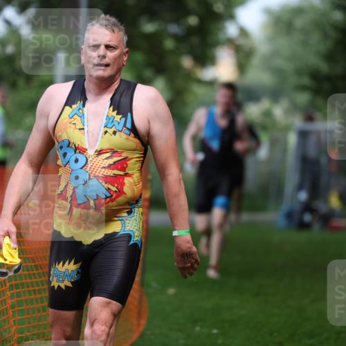 15.06.2025 - 7 Türme Triathlon Michael Strokosch http://msf.ph/oto/7971070 15.06.2025 12:59:08 Schwimmen 194, 750, 754, 816, 826, 845, 860, 1063, 1066, 1097, 1134, 1154 meine-sportfotos.de