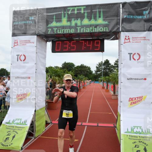 15.06.2025 - 7 Türme Triathlon Michael Strokosch http://msf.ph/oto/7971080 15.06.2025 13:57:49 Ziel 767 meine-sportfotos.de
