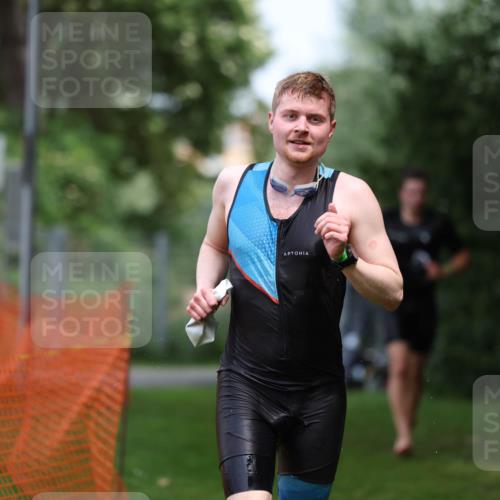 15.06.2025 - 7 Türme Triathlon Michael Strokosch http://msf.ph/oto/7971081 15.06.2025 12:59:12 Schwimmen 194, 743, 750, 754, 816, 845, 860, 1063, 1066, 1097, 1154 meine-sportfotos.de