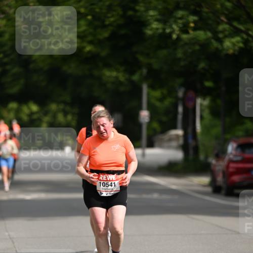 15.06.2025 - REWE Women's Run Dr. Thomas Lammeyer http://msf.ph/oto/7971082 15.06.2025 10:00:15 Laufen 10541 meine-sportfotos.de