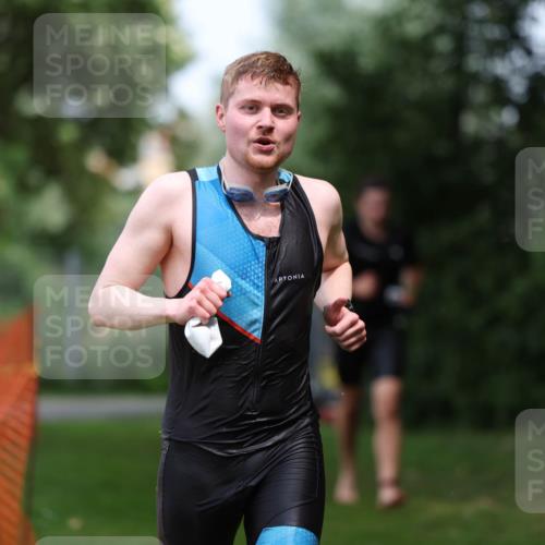 15.06.2025 - 7 Türme Triathlon Michael Strokosch http://msf.ph/oto/7971089 15.06.2025 12:59:12 Schwimmen 194, 743, 750, 754, 816, 845, 860, 1063, 1066, 1097, 1154 meine-sportfotos.de