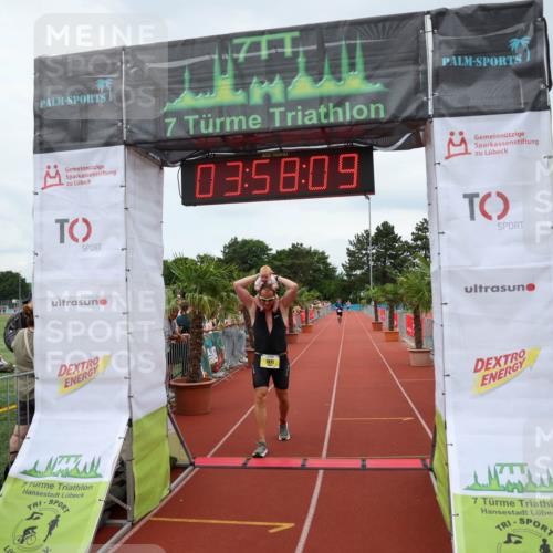 15.06.2025 - 7 Türme Triathlon Michael Strokosch http://msf.ph/oto/7971108 15.06.2025 13:58:08 Ziel 566, 1071 meine-sportfotos.de
