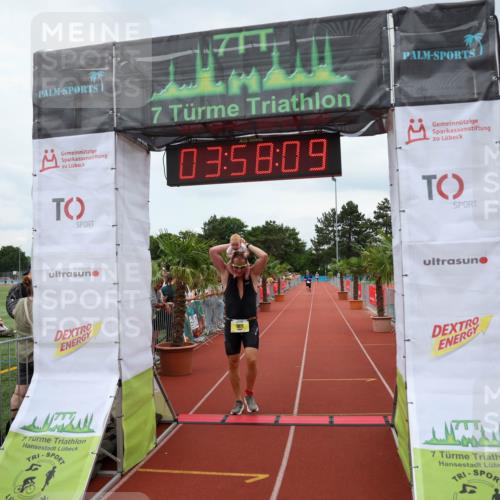 15.06.2025 - 7 Türme Triathlon Michael Strokosch http://msf.ph/oto/7971112 15.06.2025 13:58:09 Ziel 1071 meine-sportfotos.de