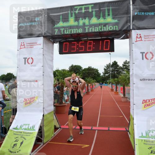 15.06.2025 - 7 Türme Triathlon Michael Strokosch http://msf.ph/oto/7971124 15.06.2025 13:58:09 Ziel 1071 meine-sportfotos.de