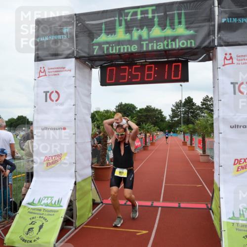 15.06.2025 - 7 Türme Triathlon Michael Strokosch http://msf.ph/oto/7971130 15.06.2025 13:58:10 Ziel 1071 meine-sportfotos.de