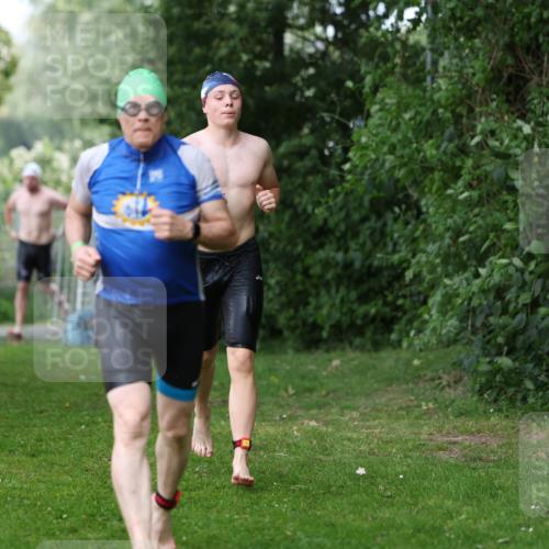 15.06.2025 - 7 Türme Triathlon Michael Strokosch http://msf.ph/oto/7971162 15.06.2025 12:59:22 Schwimmen 743, 750, 754, 816, 875, 892, 975, 1063, 1088, 1097, 1154 meine-sportfotos.de